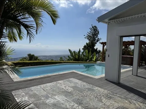Maison 6 pièces 240 m²
