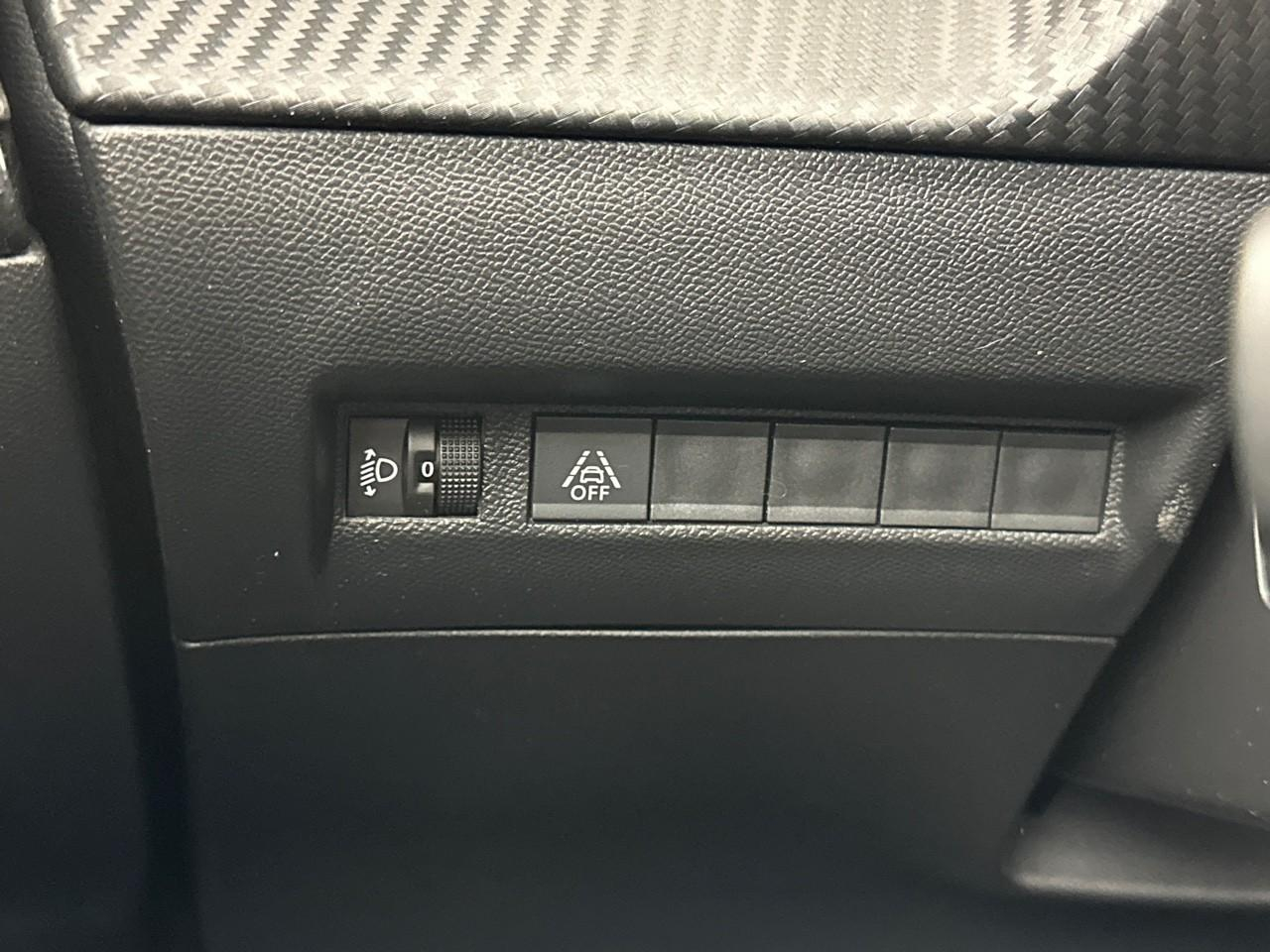 Peugeot 2008 puretech 130 s&s eat8 allure pack — photo 16