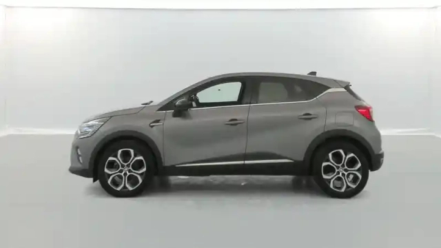 Renault Captur e-tech plug-in 160 21 intens 5p — photo 2