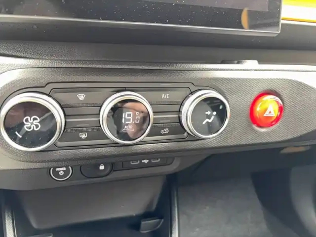 Renault Twingo e-tech electrique 80 ch autonomie urbaine — photo 20