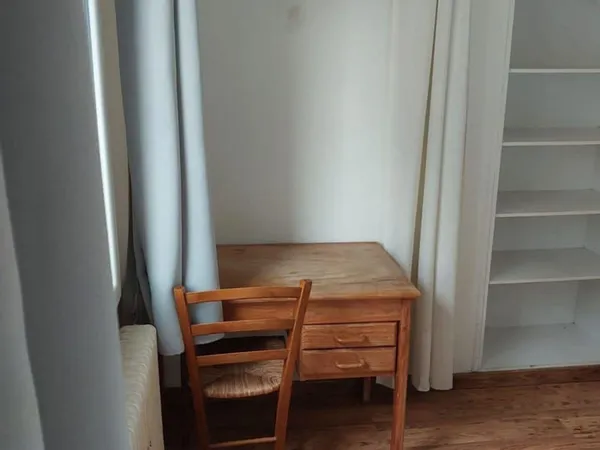 Chambre meublée 10 m2 à louer dans appart de 72 m2