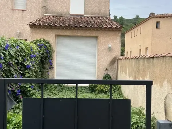 T2 40 m2 avec extérieur et stationnement