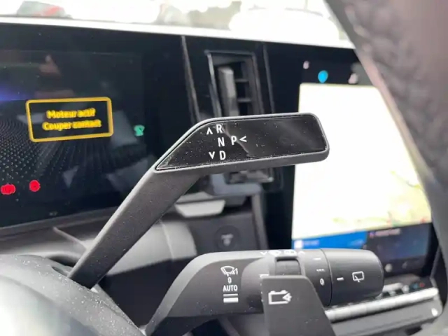 Renault Megane e-tech ev60 220 ch super charge — photo 8
