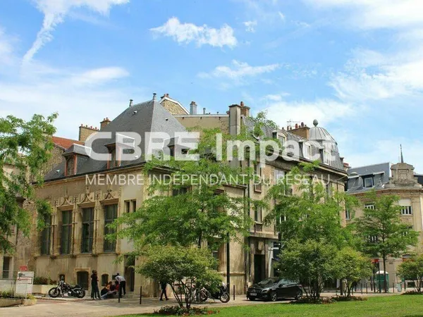 Bureau 221 m²