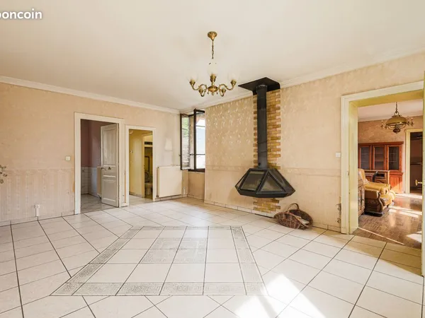 T5 118 m² Traversant - Centre La Rochette - 149 000