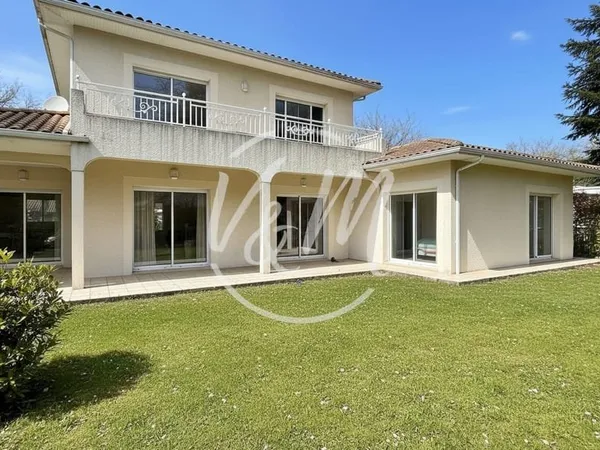 LANTON - TAUSSAT - traditionnelle 142 m2 + garage 30 m2 proche p
