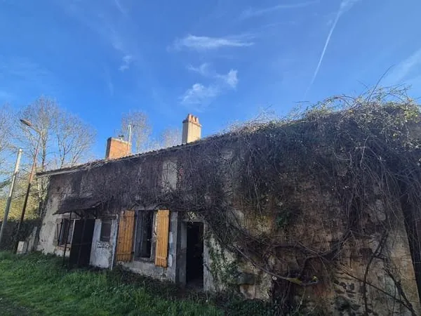 Ensemble immobilier à rénover intégralement - fort potentie