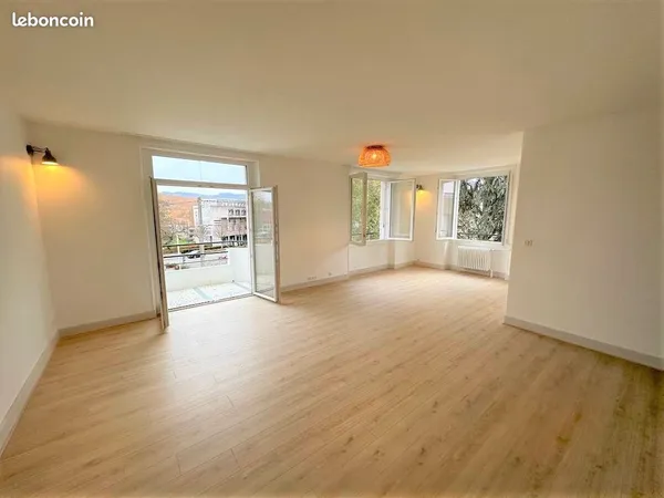Appartement 111 m2 avec grand garage proche boucle