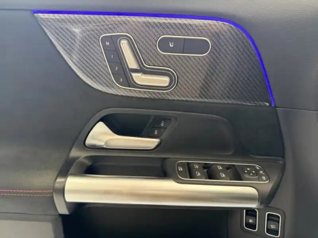 Mercedes Gla 250 e amg line — photo 13