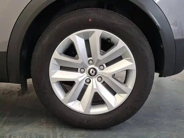 Renault Captur e-tech 145 - 21 — photo 9