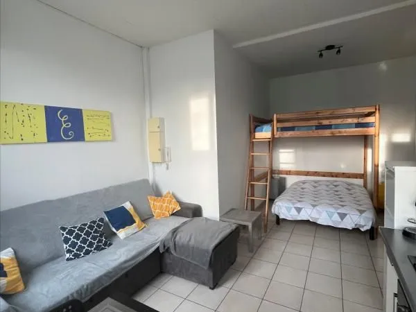 Studio 1 pièce 27 m²