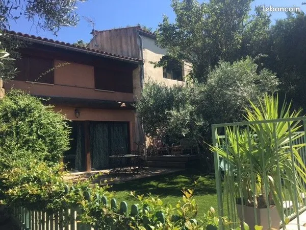 Villa de charme avec piscine et jardin dans un Mas