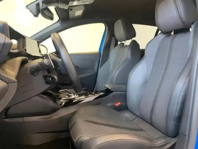 Peugeot 208 e- 136ch gt — photo 10