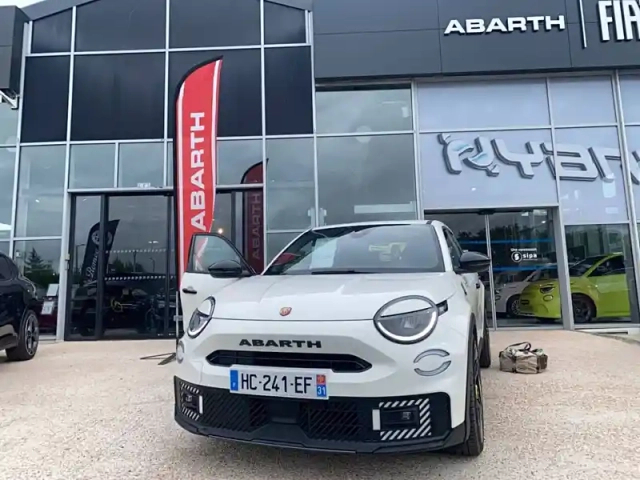 Abarth 600 e 240 ch — photo 90