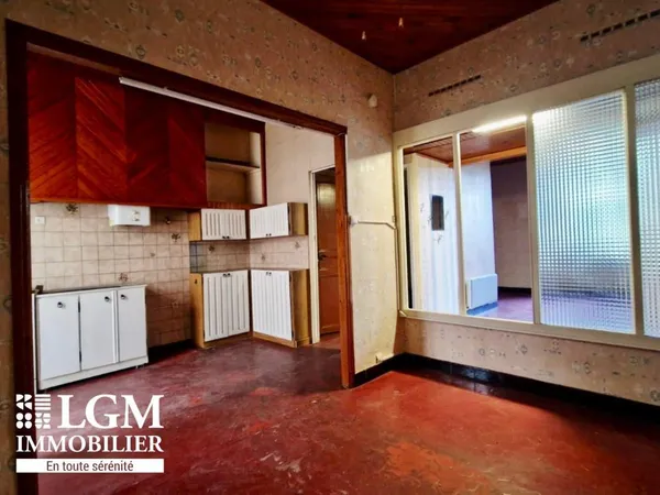 Appartement À Vendre T 4 + 16 m2 de terrasse et une cave de 30m2