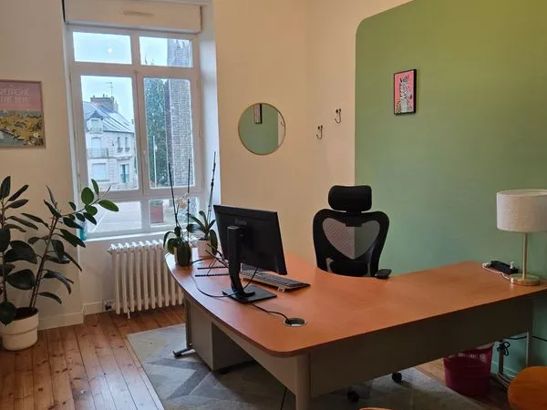 Bureaux meublés à louer — 95 m² au coeur du bourg de Corps-Nuds