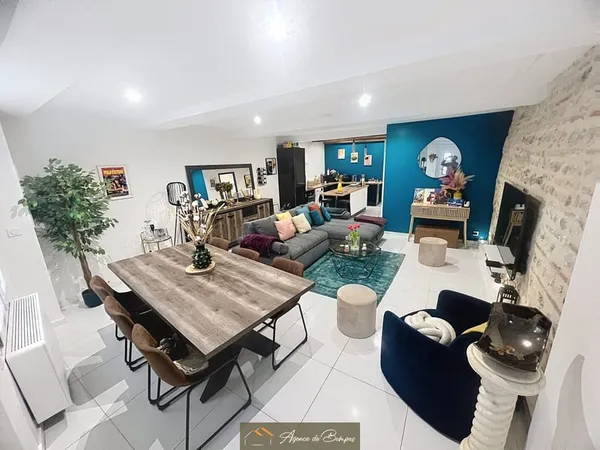 APPARTEMENT ENTIEREMENT RENOVE DE TYPE 2 65.77 M2