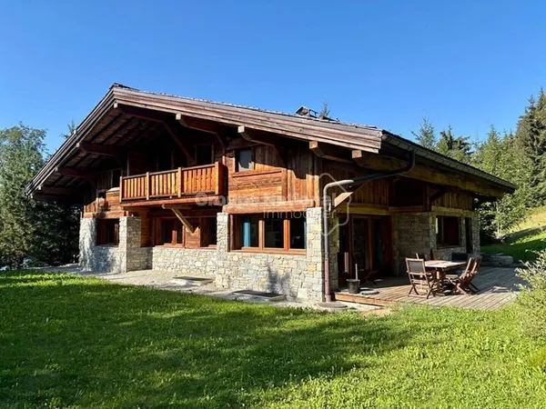 Maison 10 pièces 382 m²