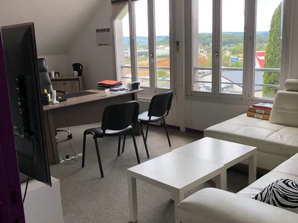 Bureau 84 m² maison indépendante