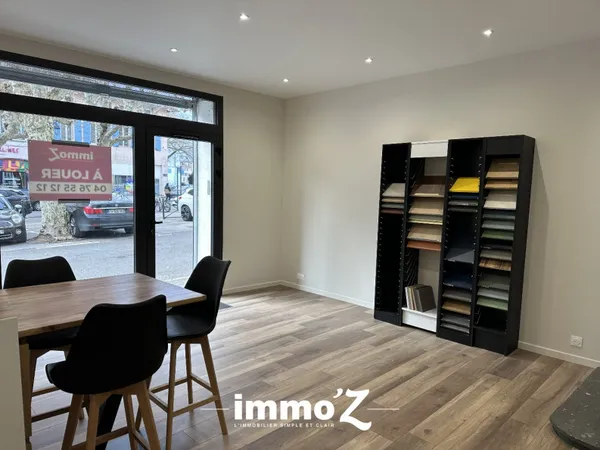 Local commercial 2 pièces 53 m²