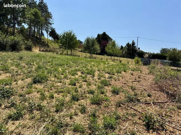 Terrain 1610 m² Commelle-Vernay