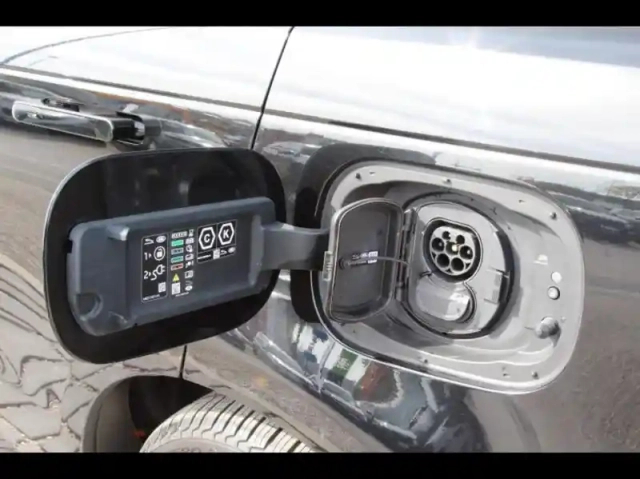 Land Rover Range Rover sport 3.0 p510e 510ch phev first edition — photo 15