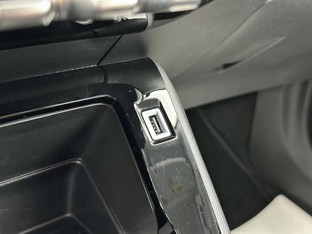Peugeot 2008 puretech 100 s&s bvm6 active — photo 30