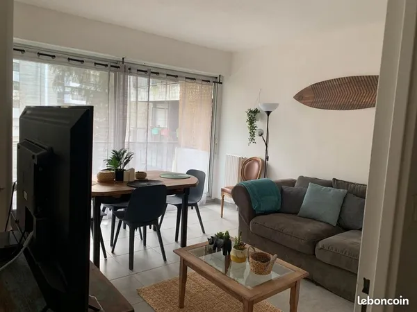 A vendre - appartement merignac balcon parking cave , piscine