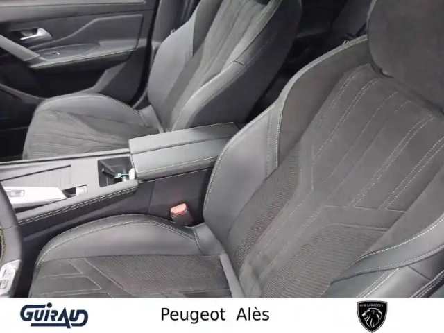 Peugeot 308 phev 180 e-eat8 — photo 9