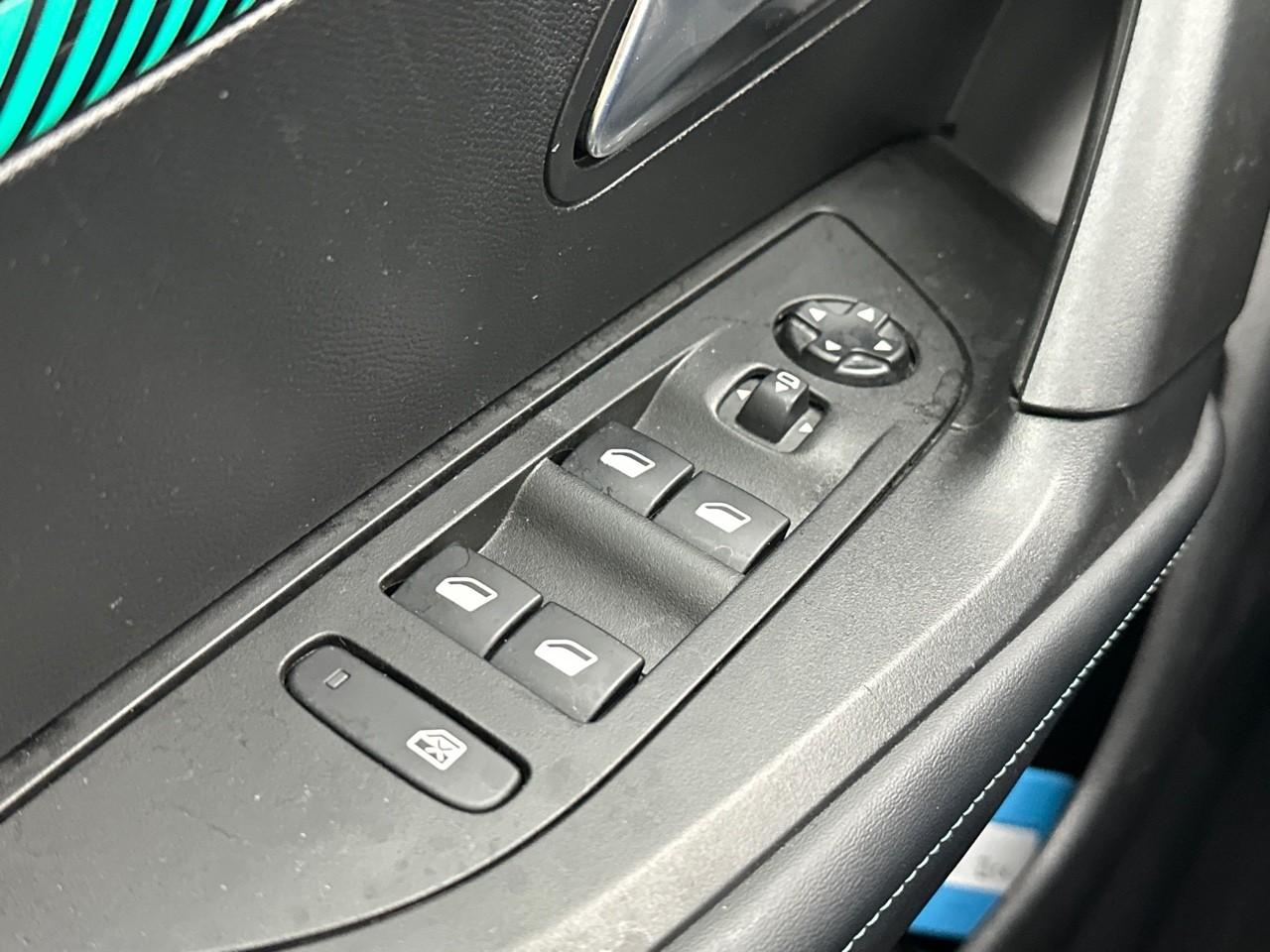 Peugeot 2008 puretech 100 s&s bvm6 allure — photo 15