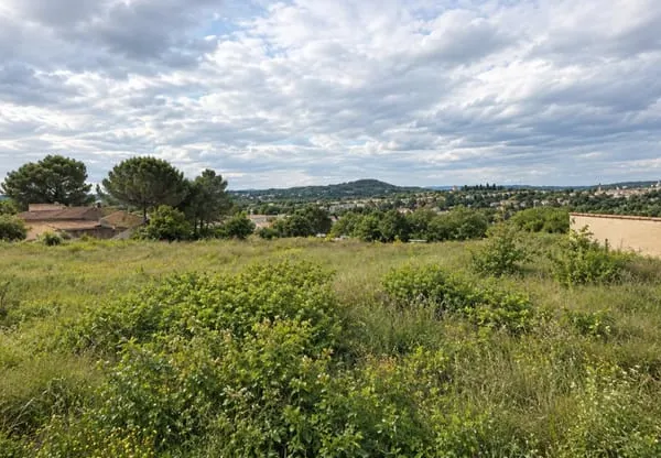 SAINT MARTIN D'ARDECHE : Nouveau lotissement : parcelles constructibles et viabilisées à partir de 5