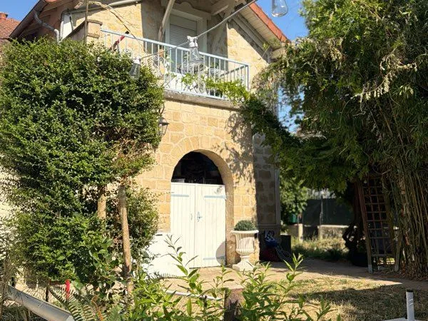 Charmante maison avec une piscine