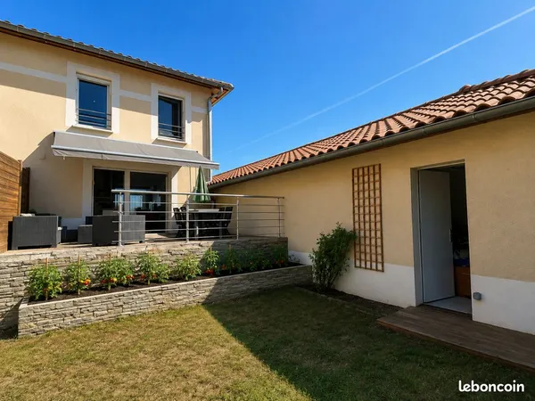 A louer maison duplex sur Vif 1300