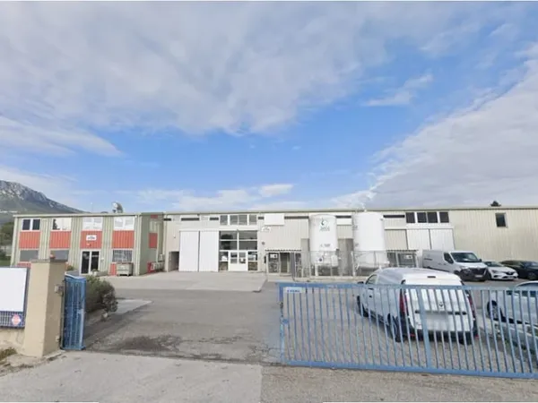 Local 1440 m²