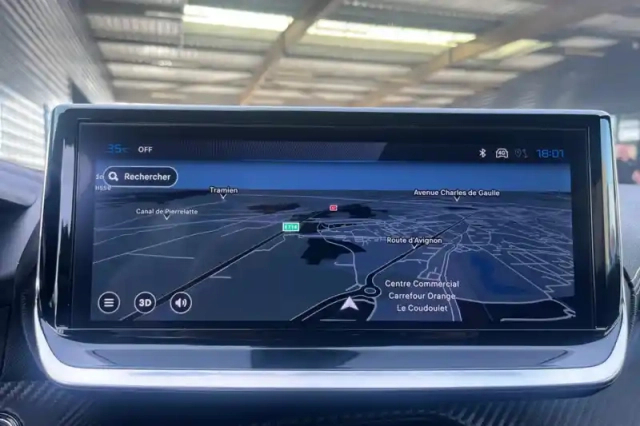 Peugeot 208 hybrid 100 e-dcs6 — photo 19