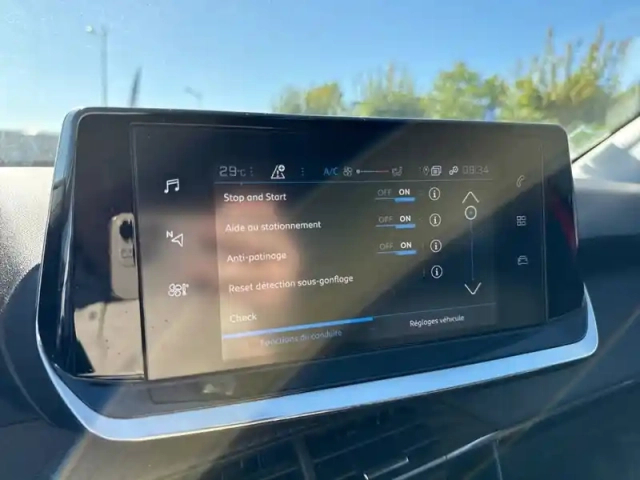 Peugeot 208 puretech 100 s&amp;s bvm6 — photo 22