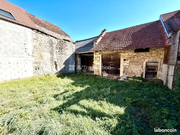 Corps de ferme à rénover entièrement
