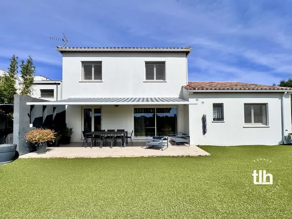 Maison en première ligne de garrigue, vue exceptionnelle
