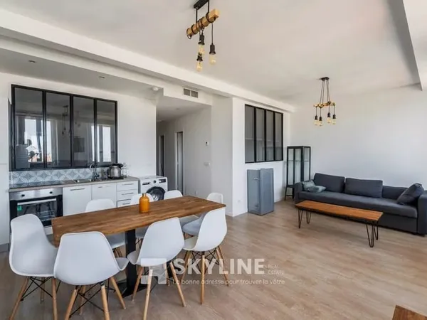 T4 entièrement rénové avec vue mer - 62 m²