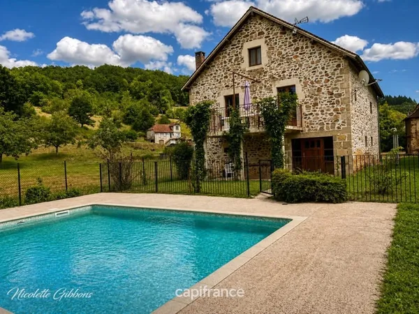 Gagnac-sur-Cère - Grange restaurée avec piscine et vue sur la campagne