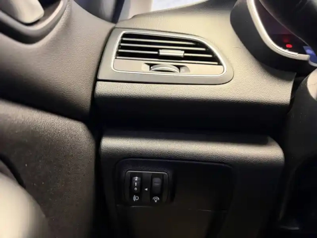 Renault Megane mégane iv berline blue dci 115 - 21n — photo 36