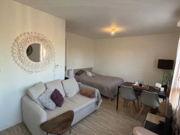 Studio 27 m² sans vis-à-vis + parking sécurisé