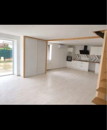 Maison avec jardin, terrasse et garage à Pizay (69220)