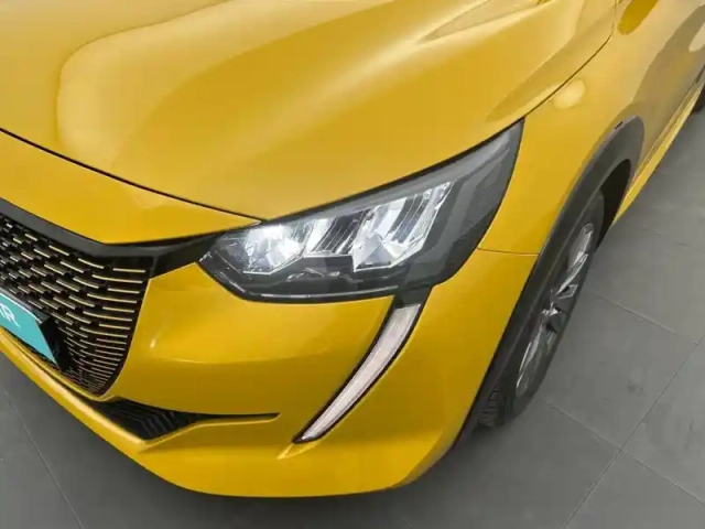 Peugeot 208 electrique 50 kwh 136ch — photo 16