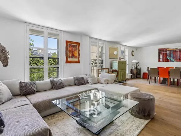 PARIS 6 - VAVIN - Triplex de caractère, vue dégagée et lumineux - 3/5 chambres