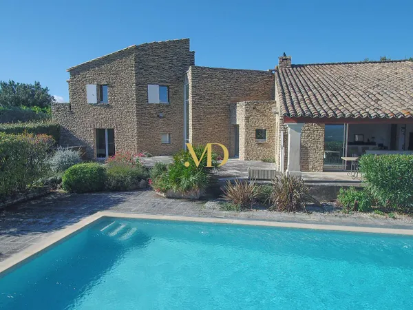 Maison 5 pièces 285 m²