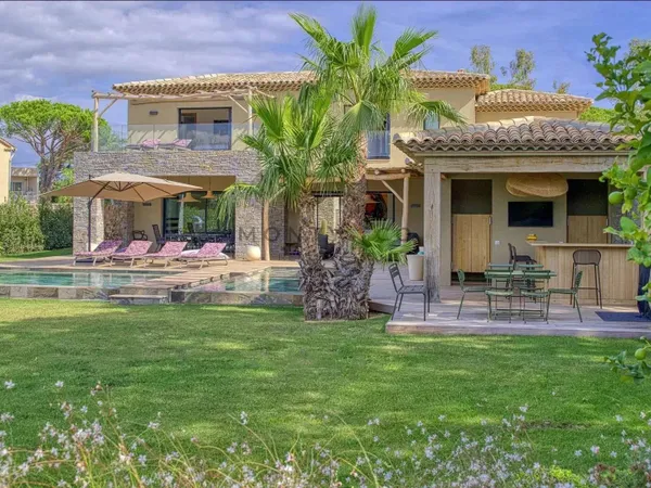 Maison 300 m²