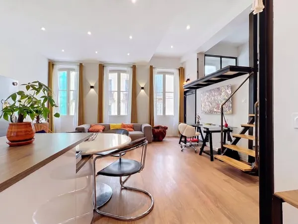 DRAGUIGNAN CENTRE-VILLE - Superbe appartement haussmannien ent