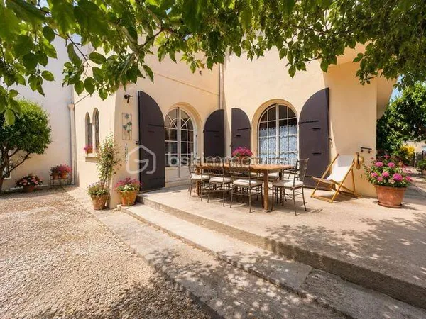 Villa 5 pièces 143 m²