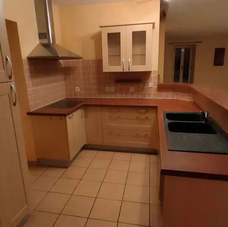Maison 6 pièces à louer - 2 salles de bain - Jardin
